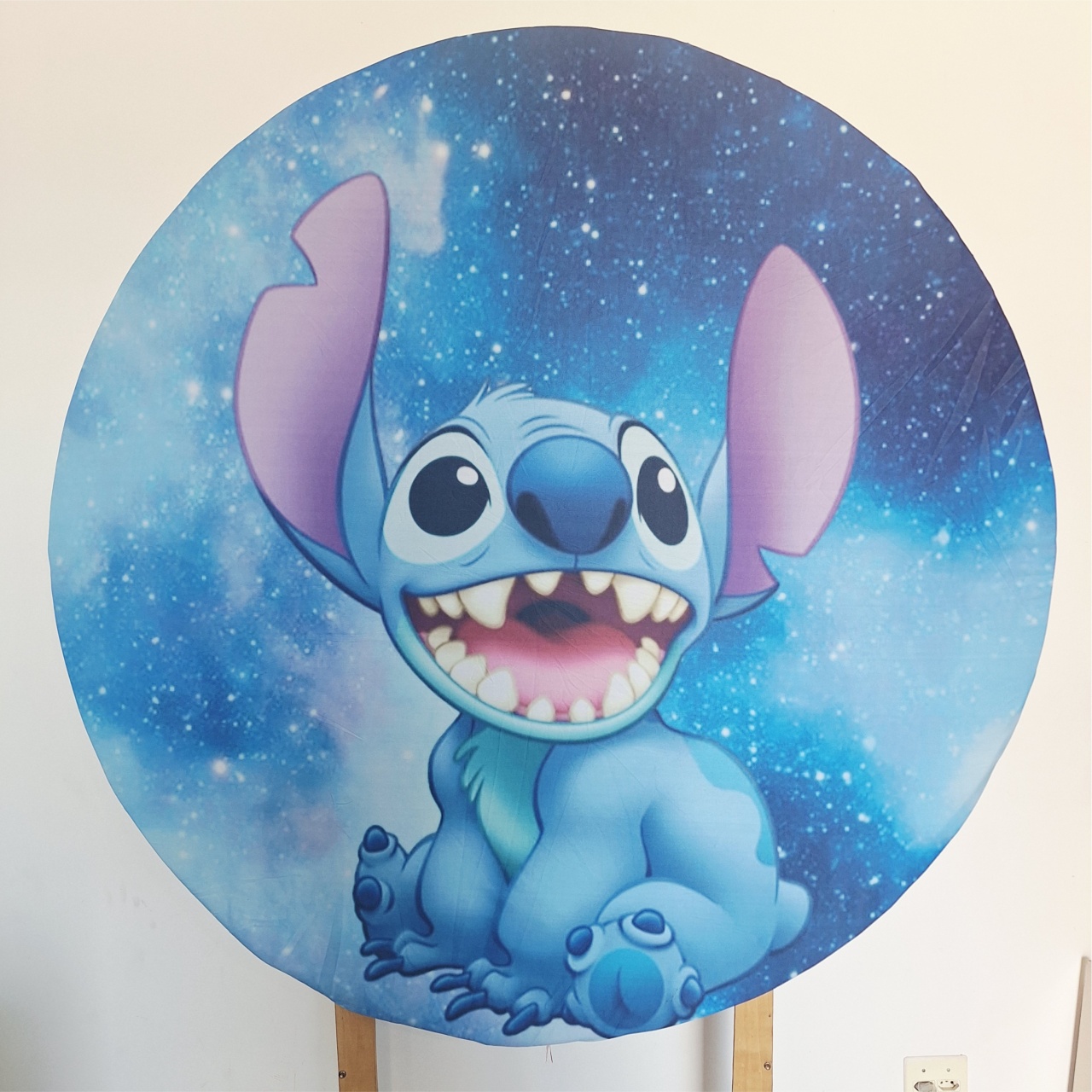 Painel Stitch Estrelado - SonikaDecoracaohttps://wa.me/message/Q2BS5PB4ZSIYH1