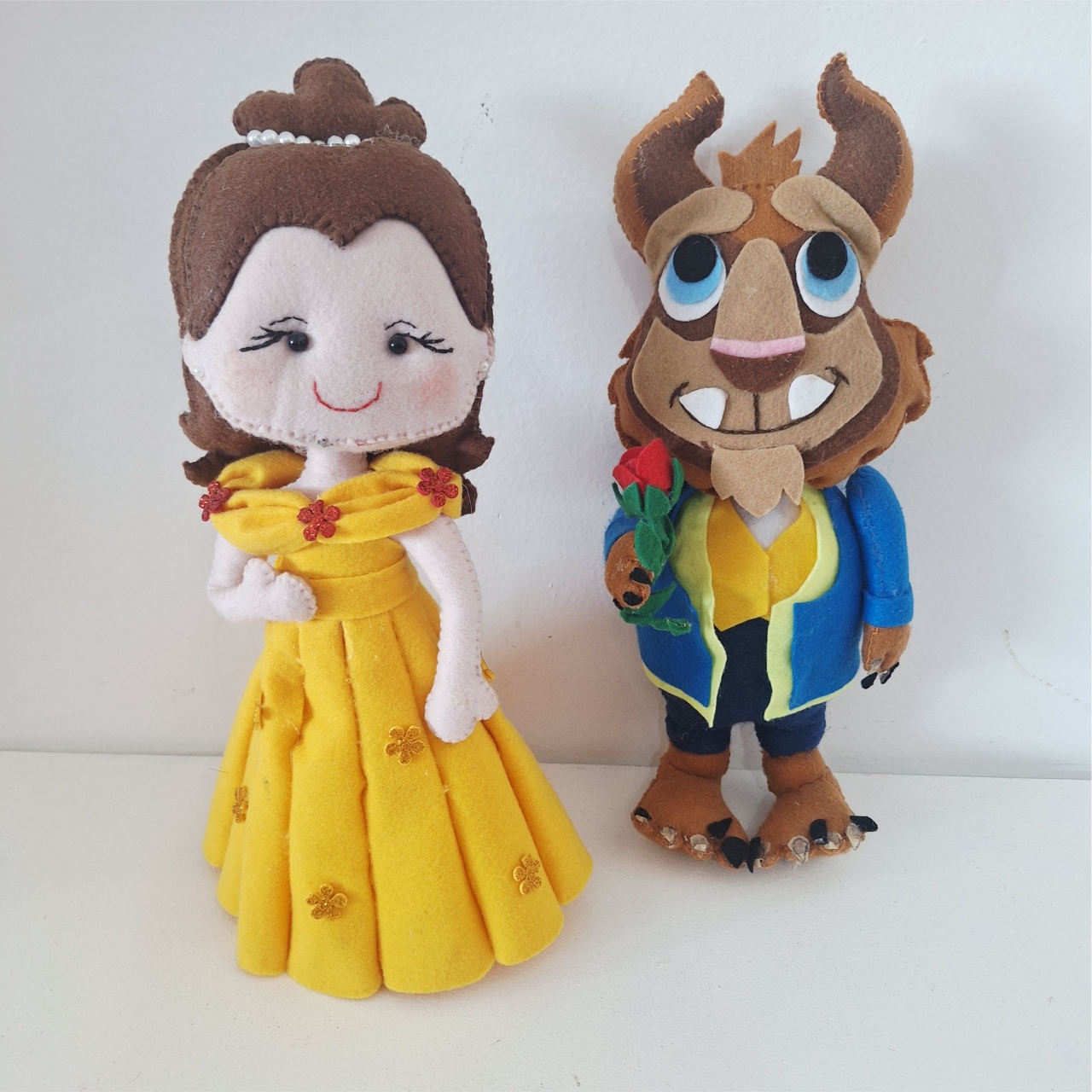 Personagem Bela E A Fera - SonikaDecoracaohttps://wa.me/message/Q2BS5PB4ZSIYH1