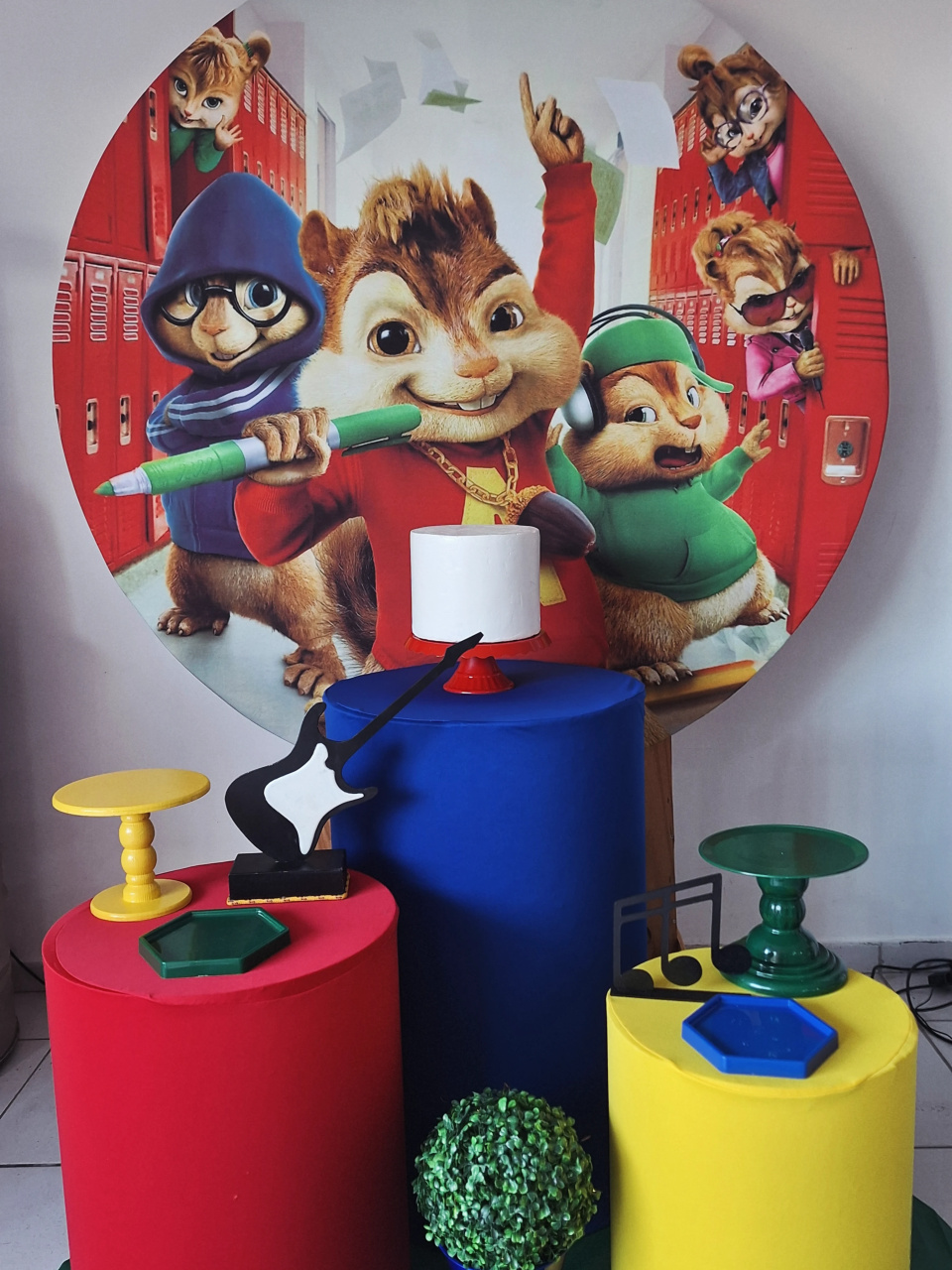 Kit Elvis Os Esquilos - SonikaDecoracaohttps://wa.me/message/Q2BS5PB4ZSIYH1