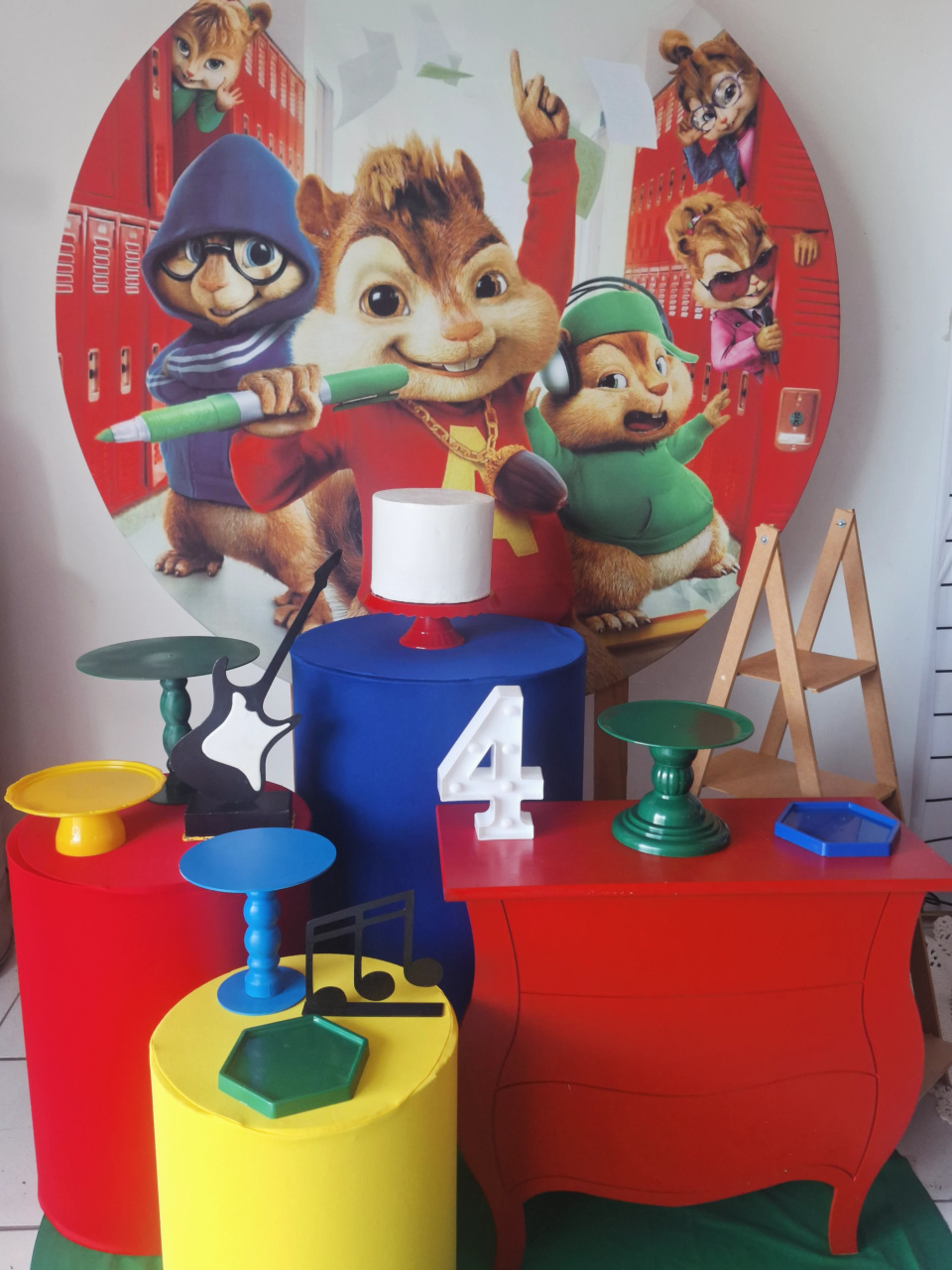 Kit Elvis Os Esquilos 3 - SonikaDecoracaohttps://wa.me/message/Q2BS5PB4ZSIYH1