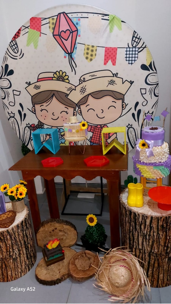 Festa Junina Casal - SonikaDecoracaohttps://wa.me/message/Q2BS5PB4ZSIYH1