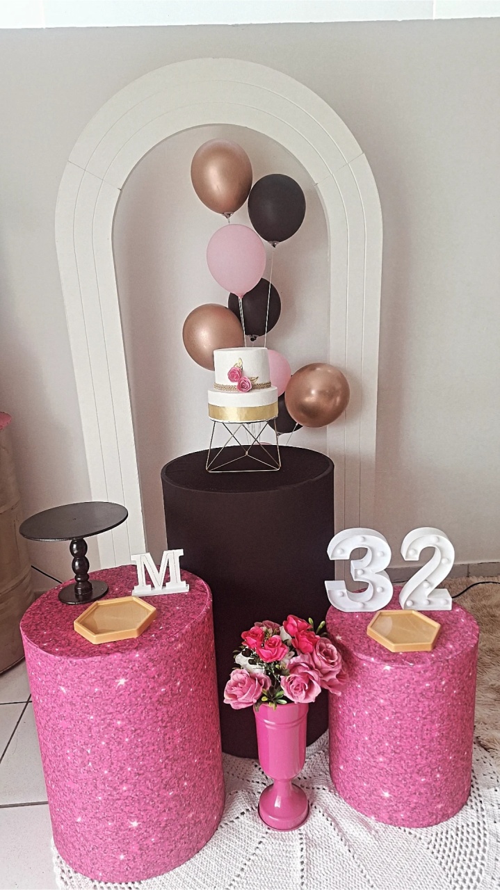 Kit Portal Rosa Com Preto - SonikaDecoracaohttps://wa.me/message/Q2BS5PB4ZSIYH1