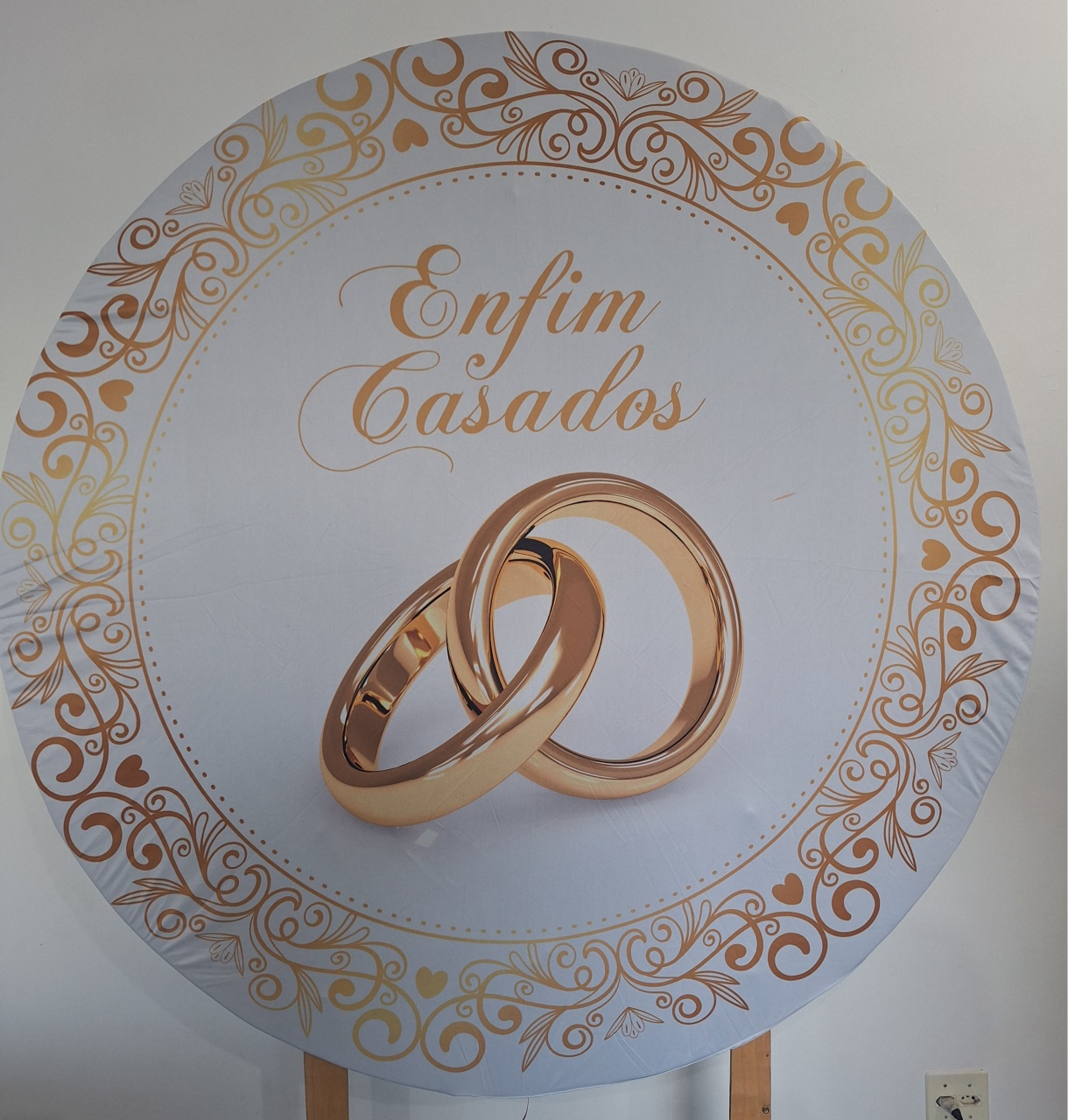 Painel Enfim Casados - SonikaDecoracaohttps://wa.me/message/Q2BS5PB4ZSIYH1