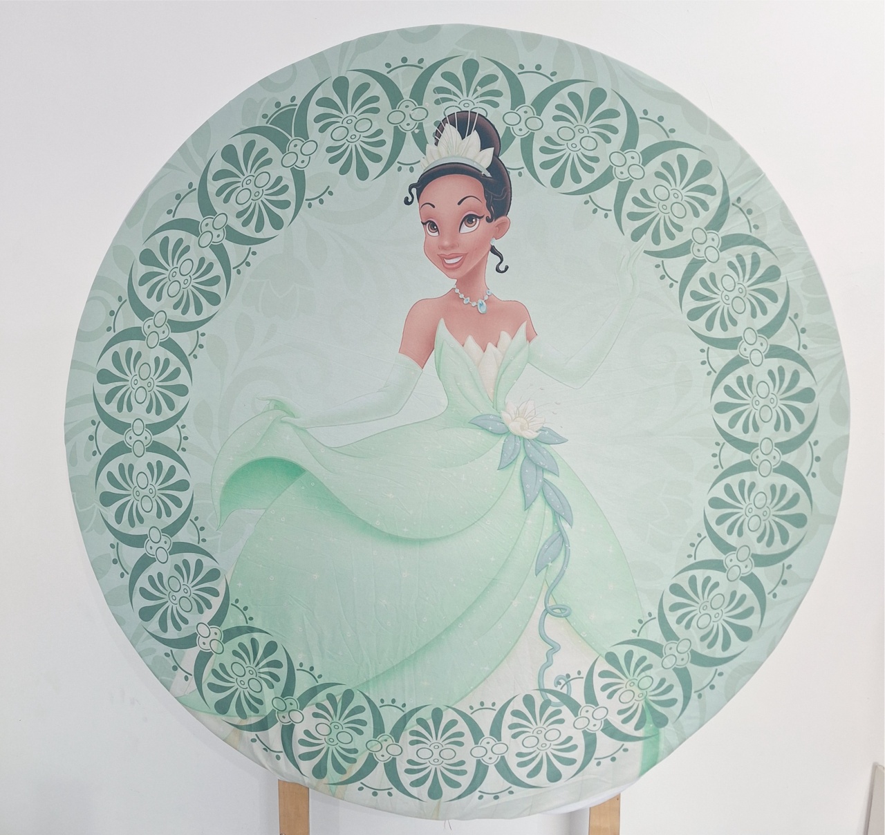 Painel Princesa Tiana 1 - SonikaDecoracaohttps://wa.me/message/Q2BS5PB4ZSIYH1