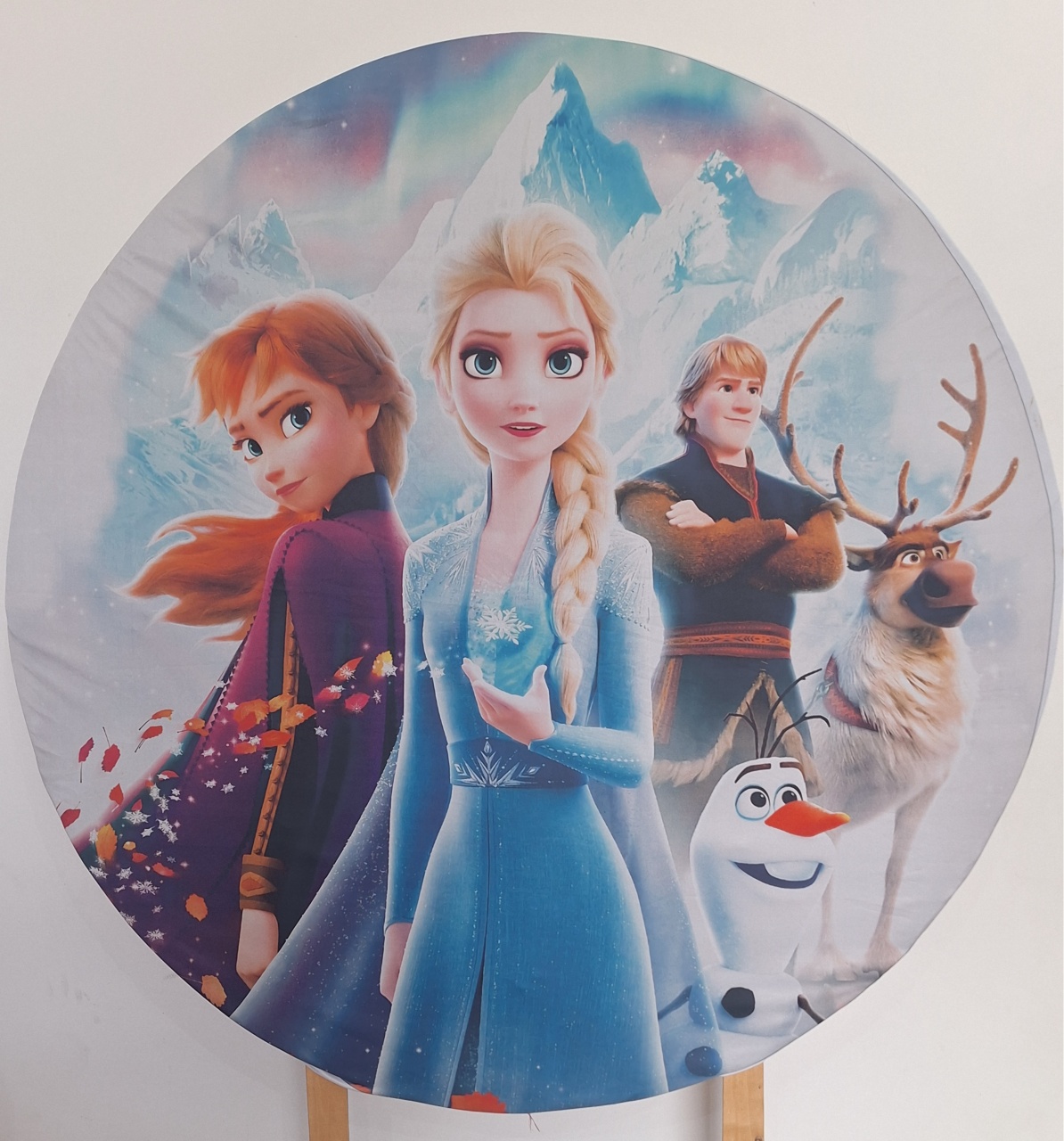 Painel Frozen - SonikaDecoracaohttps://wa.me/message/Q2BS5PB4ZSIYH1