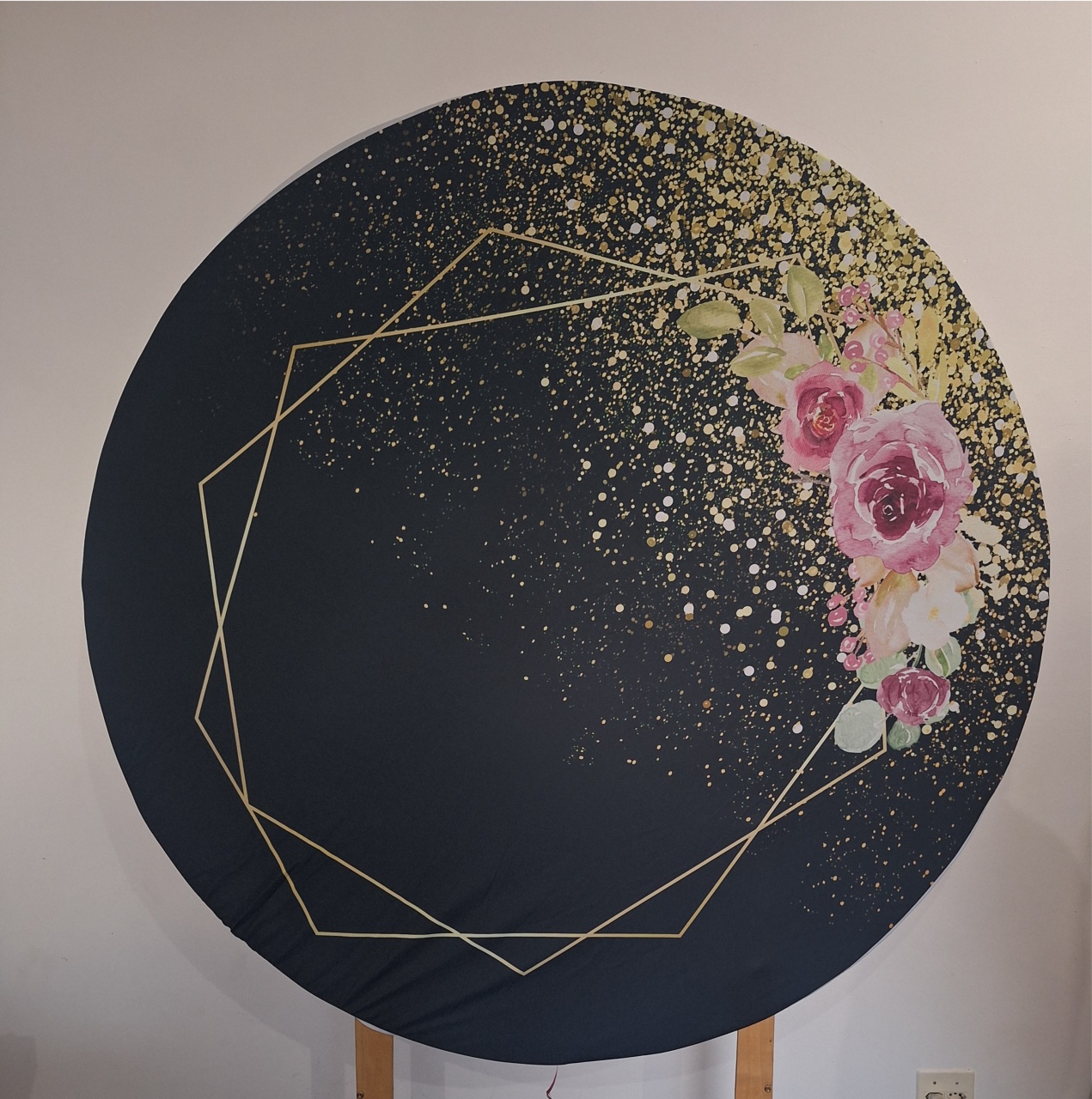 Painel Preto Floral Rosa - SonikaDecoracaohttps://wa.me/message/Q2BS5PB4ZSIYH1