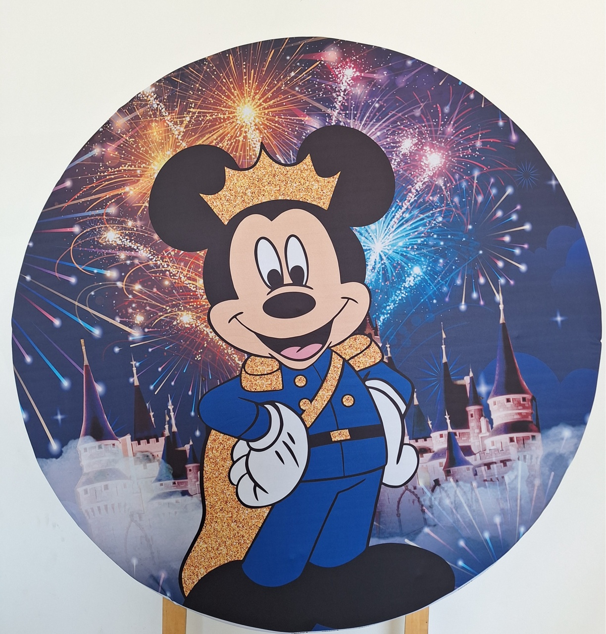 Painel Mickey Realeza - SonikaDecoracaohttps://wa.me/message/Q2BS5PB4ZSIYH1