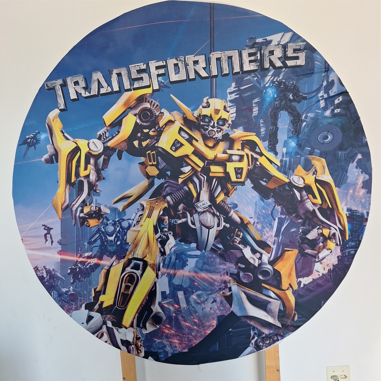 Painel Transformes Bumblebee - SonikaDecoracaohttps://wa.me/message/Q2BS5PB4ZSIYH1