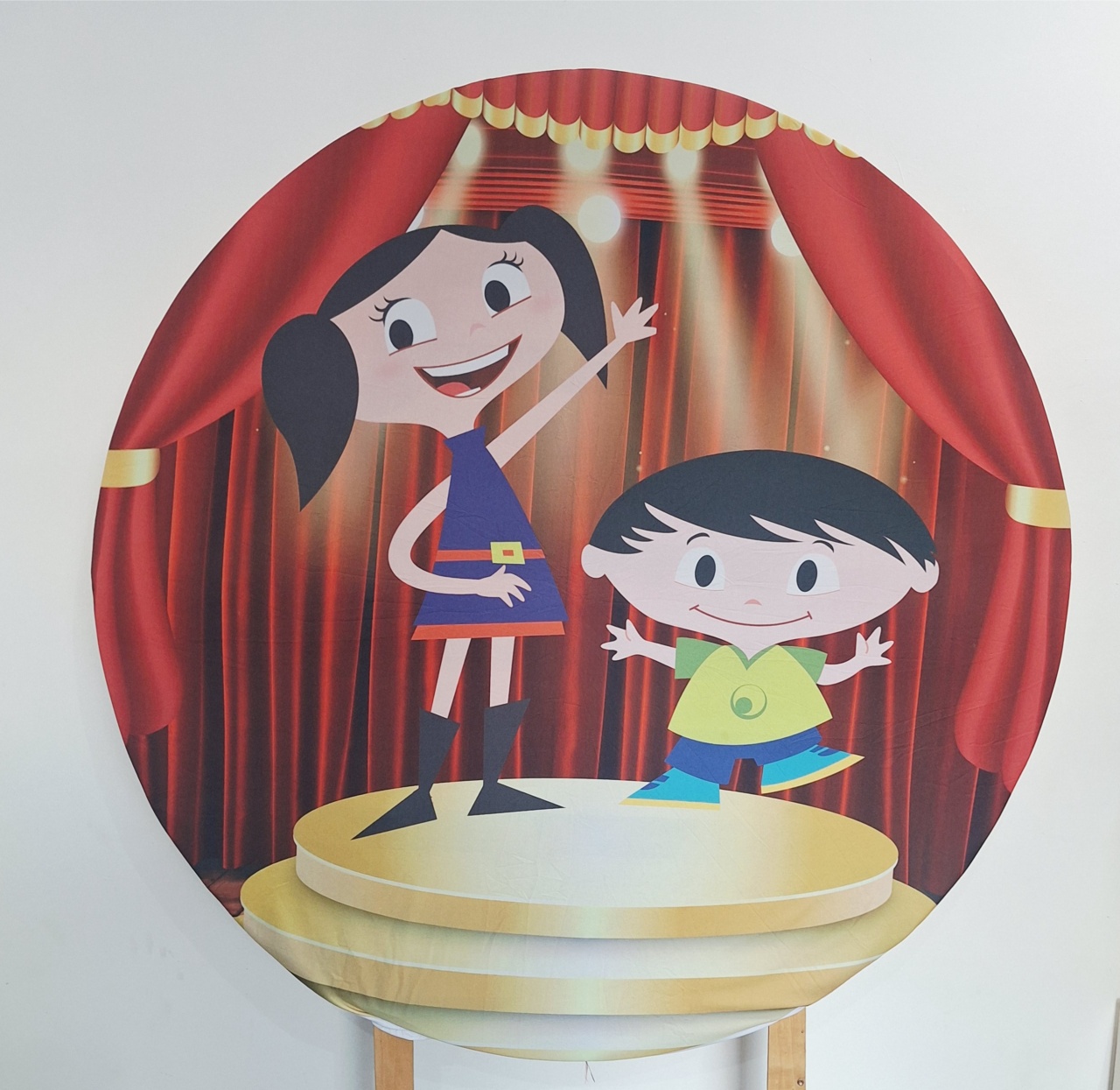 Painel Show da Luna - SonikaDecoracaohttps://wa.me/message/Q2BS5PB4ZSIYH1
