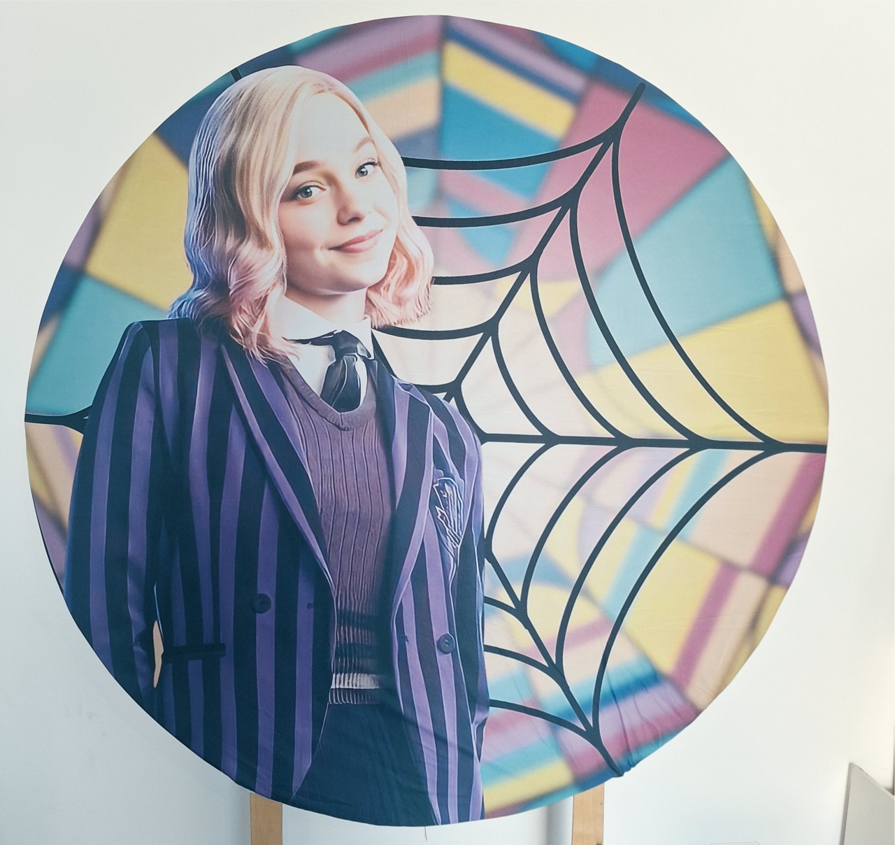 Painel Vandinha Emma - SonikaDecoracaohttps://wa.me/message/Q2BS5PB4ZSIYH1