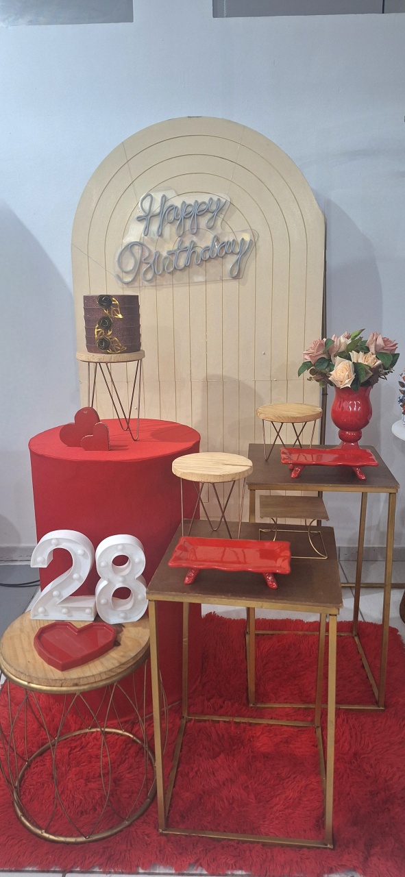 Kit Vermelho /Dourado - SonikaDecoracaohttps://wa.me/message/Q2BS5PB4ZSIYH1
