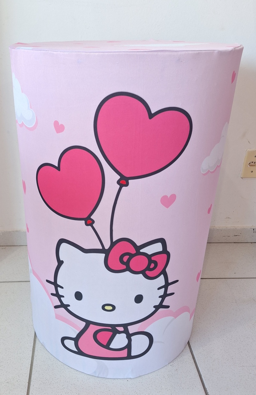 Capa Cilindro Hello Kitty G - SonikaDecoracaohttps://wa.me/message/Q2BS5PB4ZSIYH1