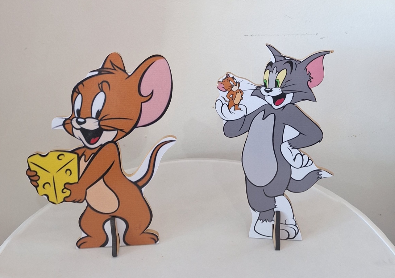 Display Tom Jerry - SonikaDecoracaohttps://wa.me/message/Q2BS5PB4ZSIYH1