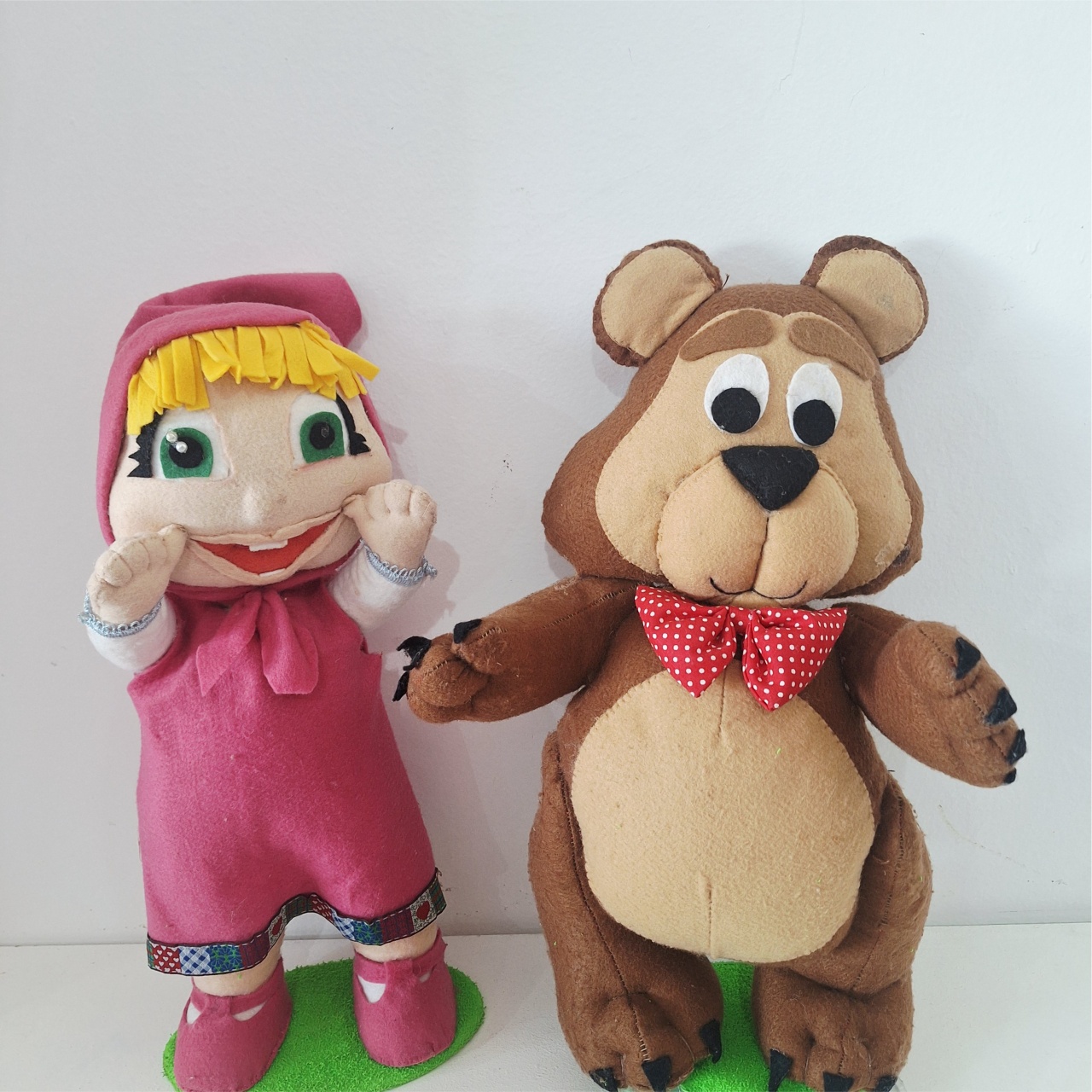 Personagem Marcha E Urso - SonikaDecoracaohttps://wa.me/message/Q2BS5PB4ZSIYH1