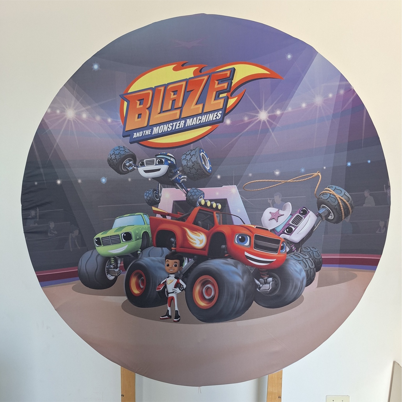 Painel Blaze Monter Machines - SonikaDecoracaohttps://wa.me/message/Q2BS5PB4ZSIYH1