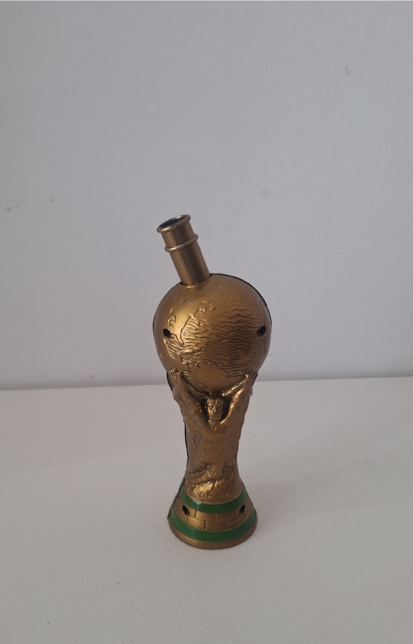 Trofeu Dourado - SonikaDecoracaohttps://wa.me/message/Q2BS5PB4ZSIYH1