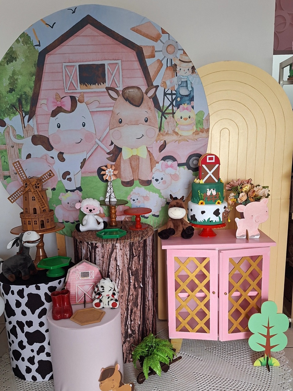 Fazendinha Celeiro Rosa  1/4 - SonikaDecoracaohttps://wa.me/message/Q2BS5PB4ZSIYH1