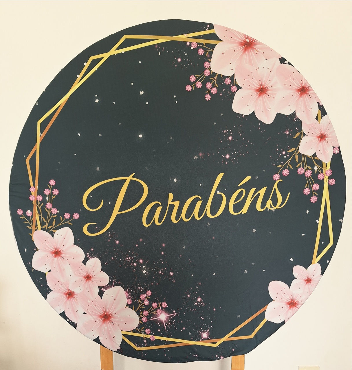 Painel Floral Parabens - SonikaDecoracaohttps://wa.me/message/Q2BS5PB4ZSIYH1