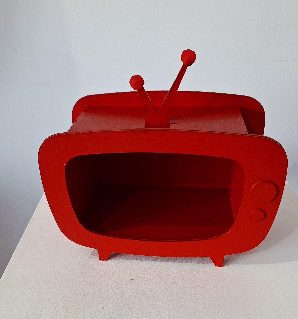 Tv Mdf Vermelha  - SonikaDecoracaohttps://wa.me/message/Q2BS5PB4ZSIYH1