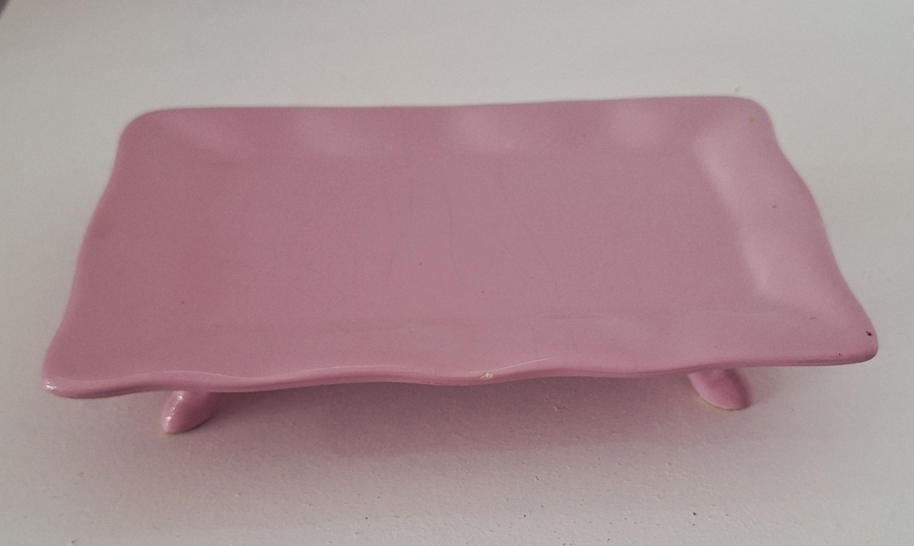 Bandeja Quad Porcelana Rosa  - SonikaDecoracaohttps://wa.me/message/Q2BS5PB4ZSIYH1