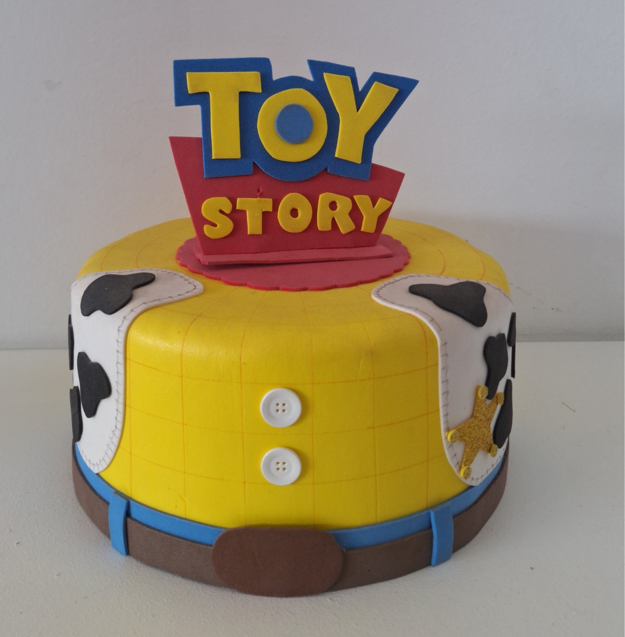 Bolo Fake Toy Stor - SonikaDecoracaohttps://wa.me/message/Q2BS5PB4ZSIYH1