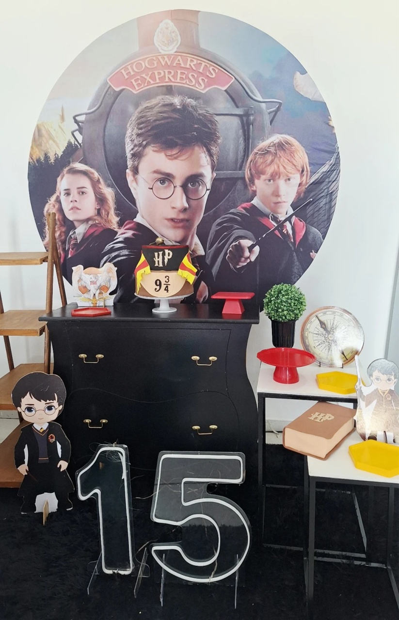 Kit 1/4 Herry Potter - SonikaDecoracaohttps://wa.me/message/Q2BS5PB4ZSIYH1