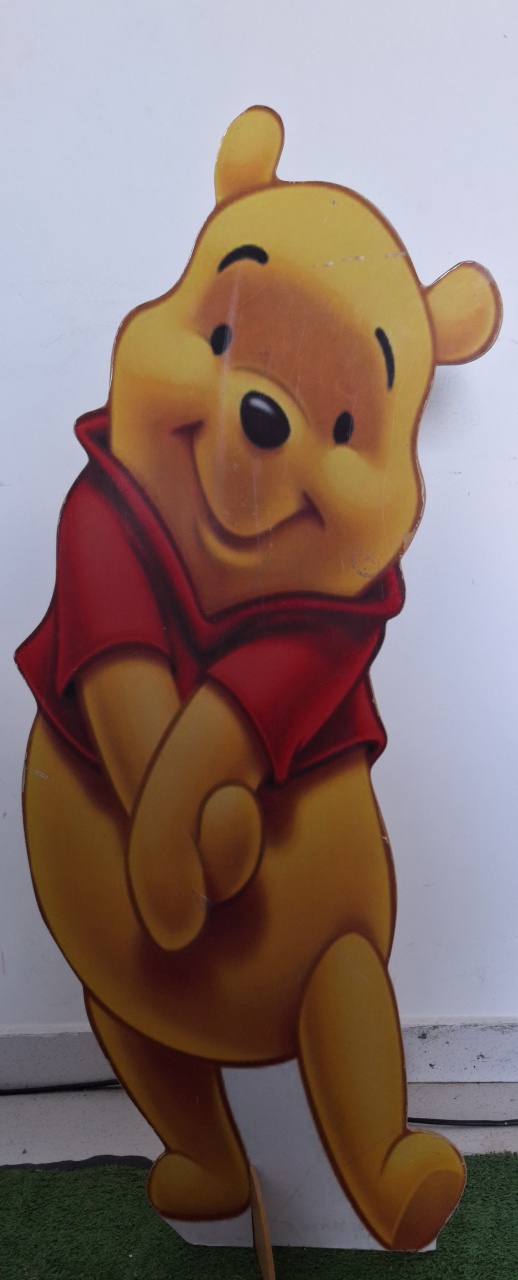 Display Ursinho Pooh Mdf Chão  - SonikaDecoracaohttps://wa.me/message/Q2BS5PB4ZSIYH1