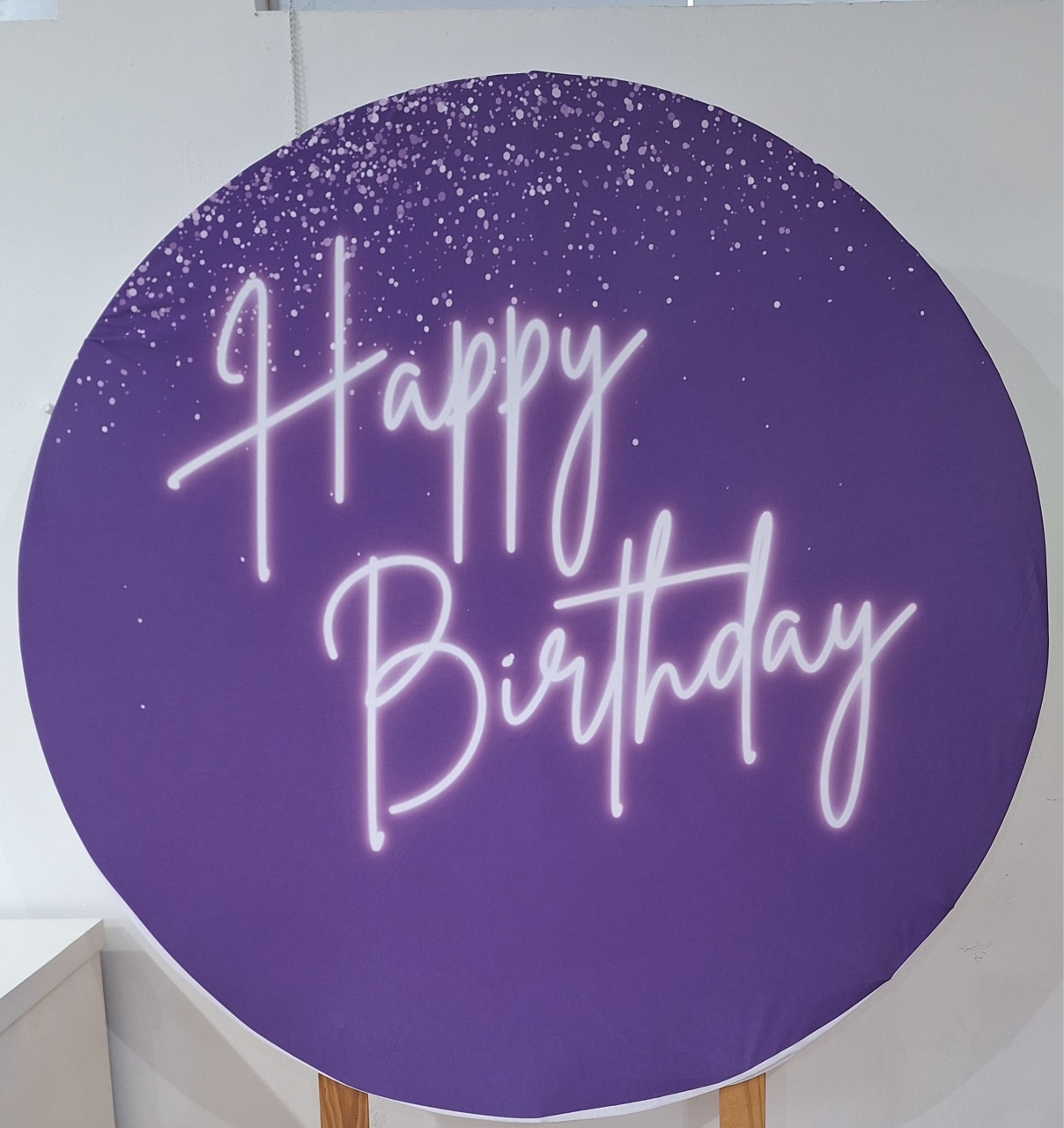 Painel Roxo Heppy Barthey - SonikaDecoracaohttps://wa.me/message/Q2BS5PB4ZSIYH1