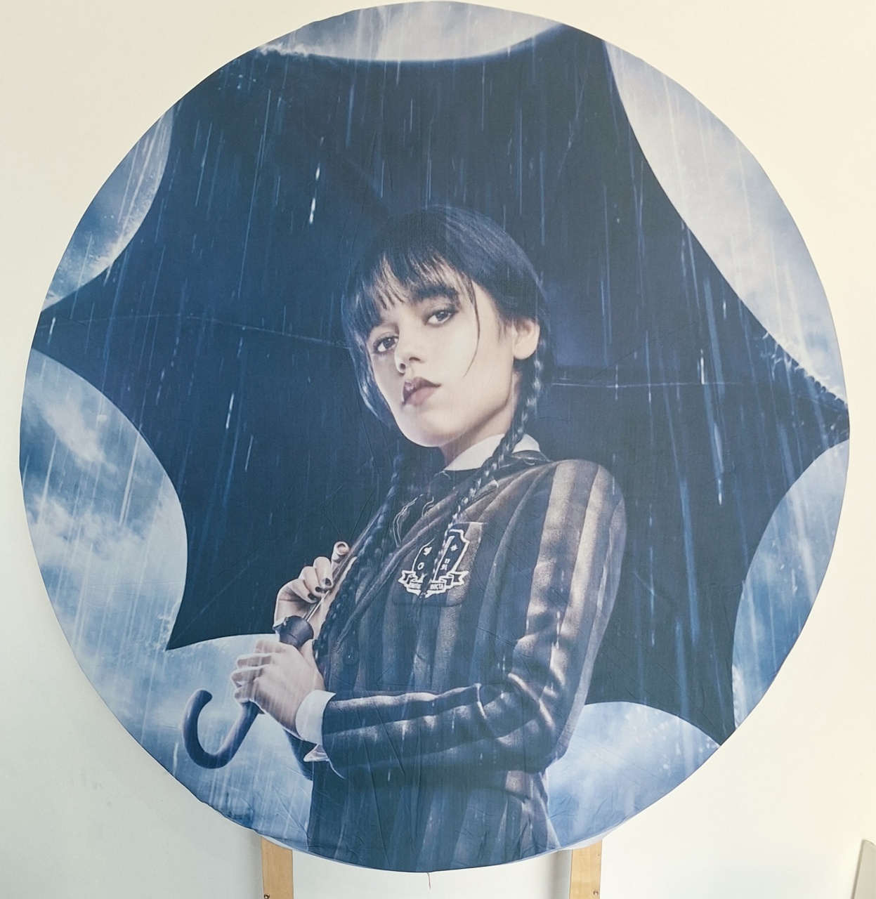 Painel Vandinha Guarda Chuva - SonikaDecoracaohttps://wa.me/message/Q2BS5PB4ZSIYH1
