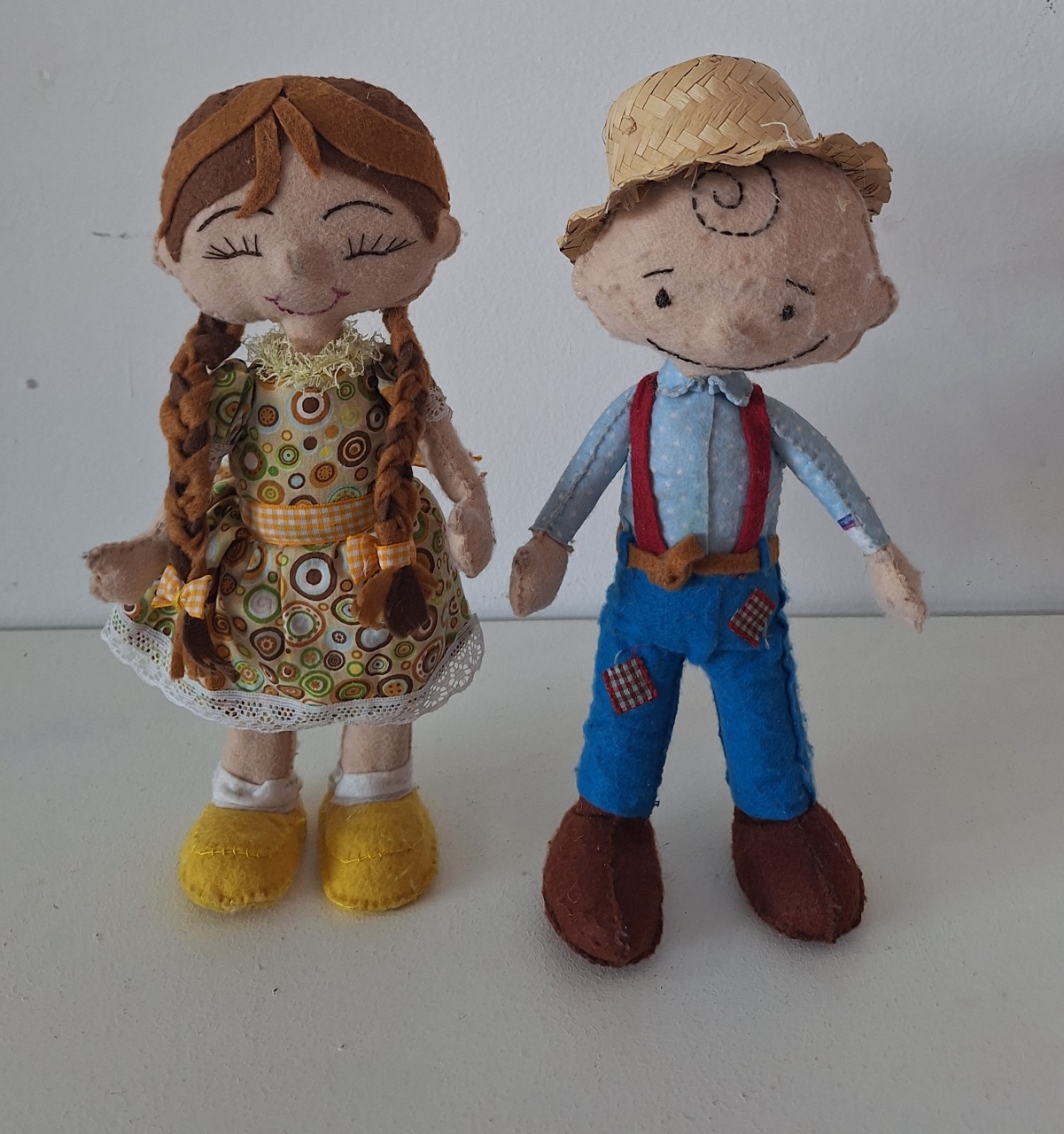Personagem Feltro  Junino Casal - SonikaDecoracaohttps://wa.me/message/Q2BS5PB4ZSIYH1