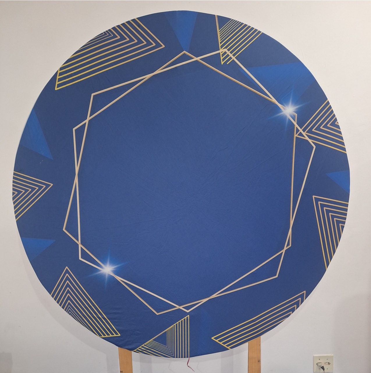 Painel Azul/Dourado - SonikaDecoracaohttps://wa.me/message/Q2BS5PB4ZSIYH1