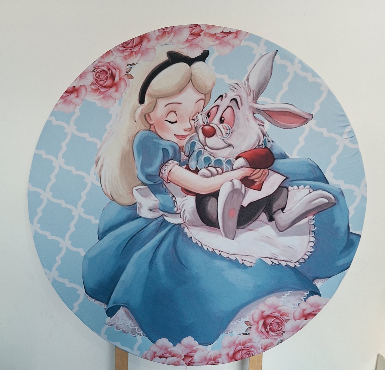 Painel País das Maravilhas - SonikaDecoracaohttps://wa.me/message/Q2BS5PB4ZSIYH1