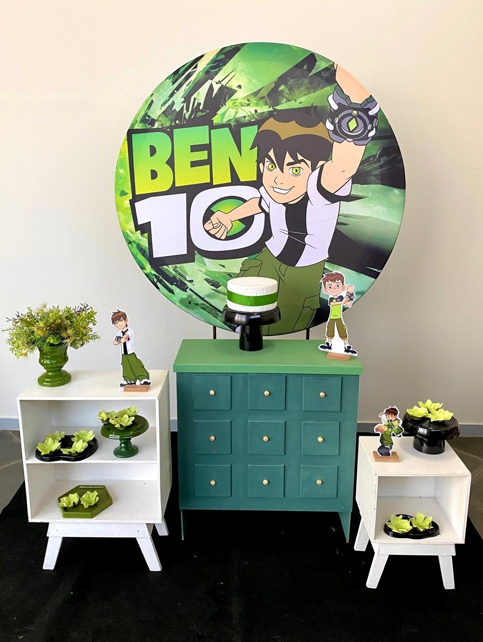 Kit Infantil Mini Cenário Ben 10 - Loja Lepetit Locação