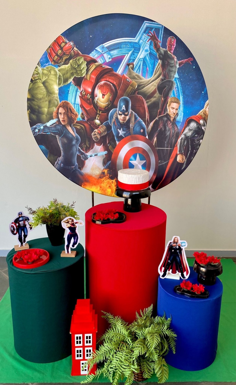 Kit Infantil Mini Cenário Vingadores  - Loja Lepetit Locação