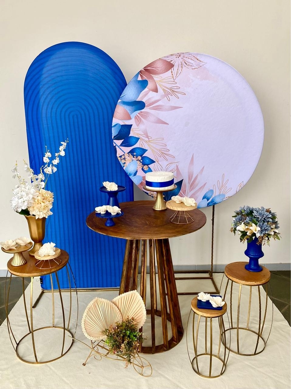 Kit Adulto Mini Party Painel Floral Azul /Romano  - Loja Lepetit Locação
