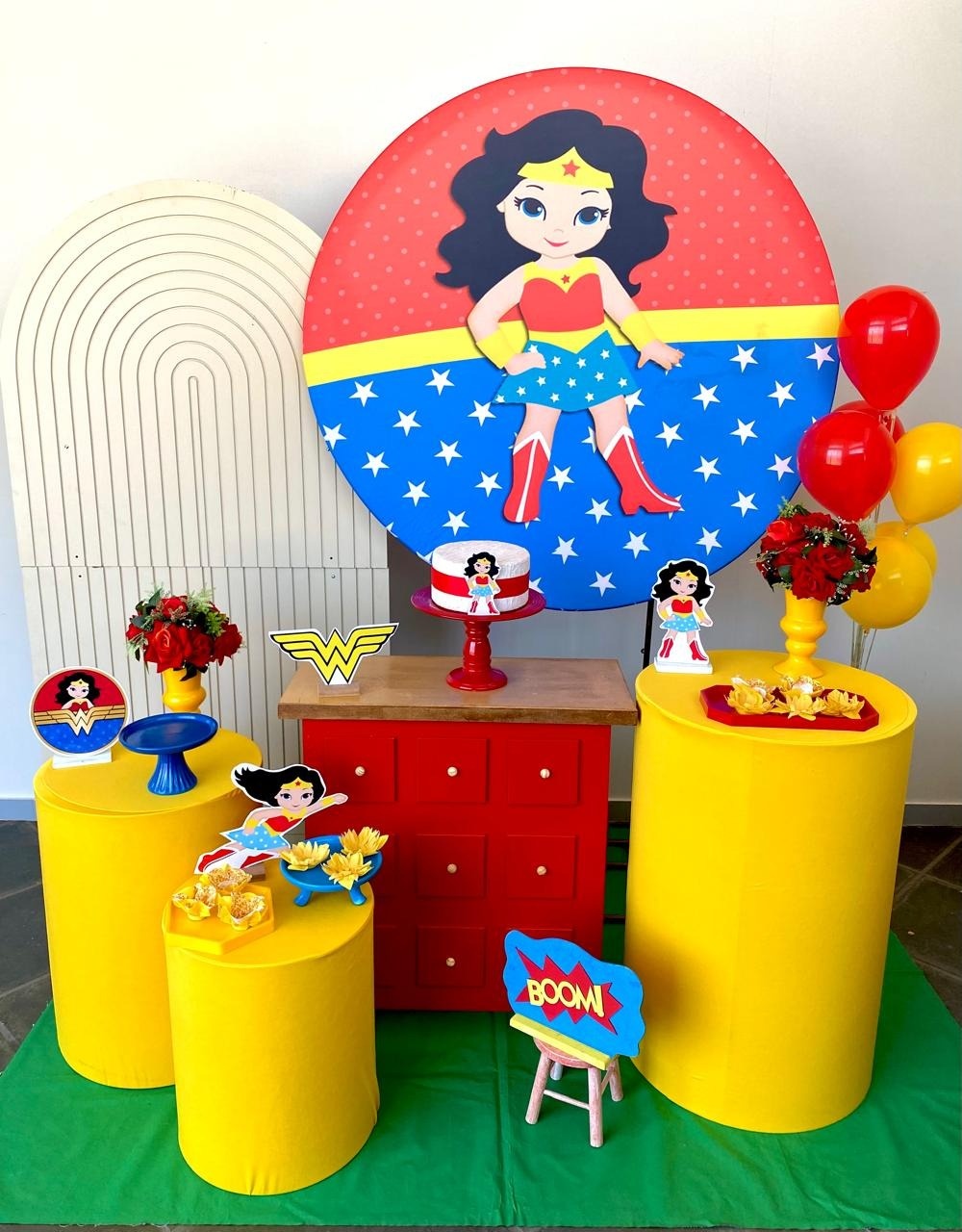 Kit Infantil Mini Party P Mulher Maravilha Cut   - Loja Lepetit Locação