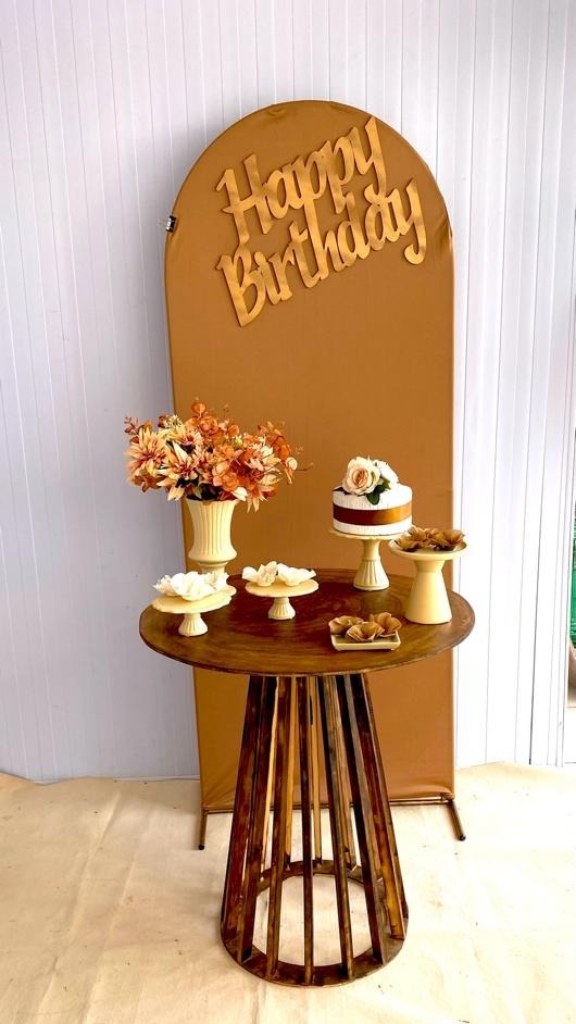 Kit Adulto Mini Party Romano/Mesa Rustica  - Loja Lepetit Locação