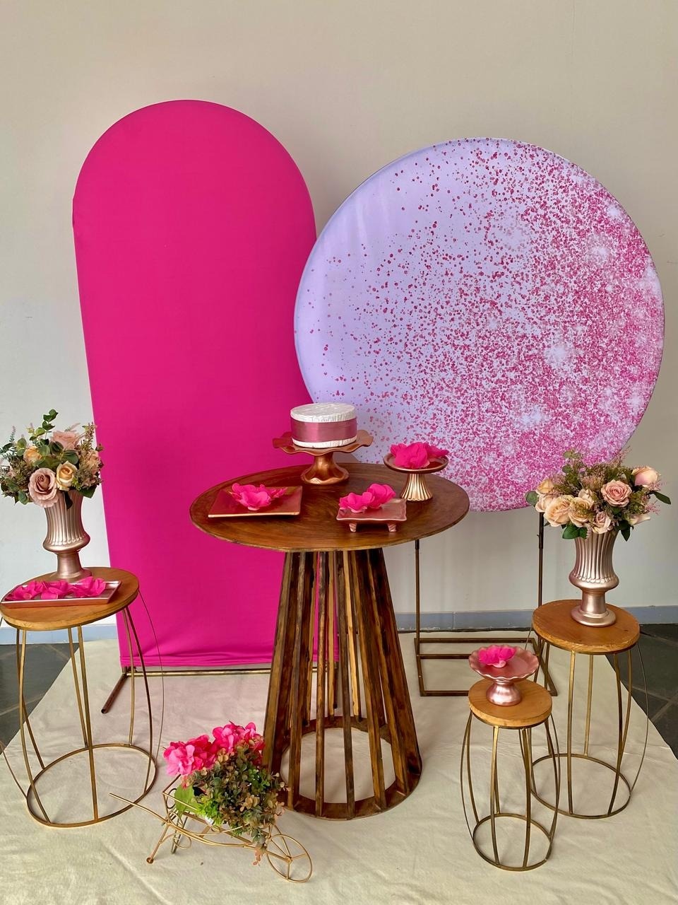 Kit Adulto Mini Party P Painel Redondo Rosa Glitter E Romano - Loja Lepetit Locação
