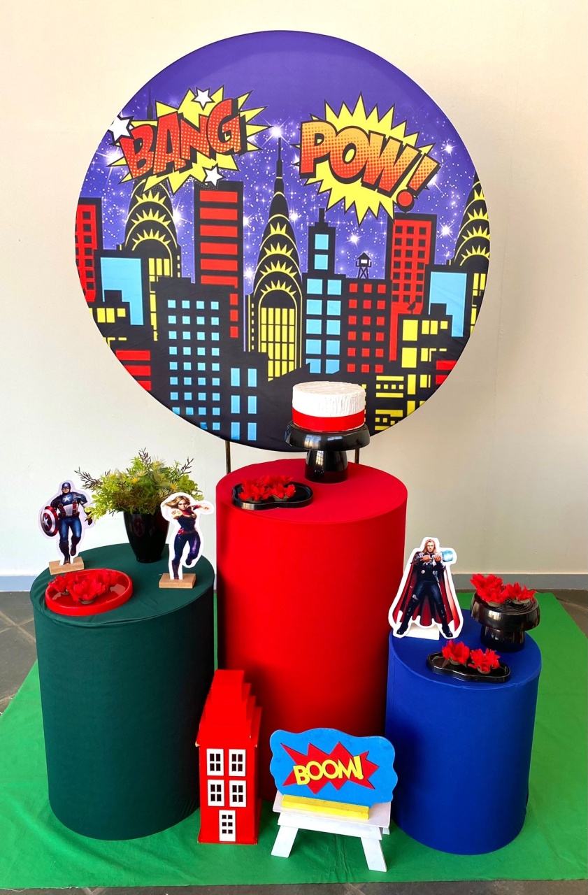 Kit Infantil Mini Cenário Prédios Heróis  - Loja Lepetit Locação