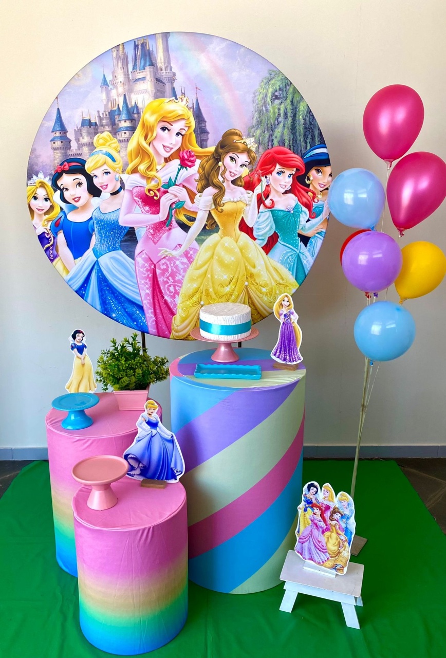 Kit Infantil Mini Cenário Princesas - Loja Lepetit Locação