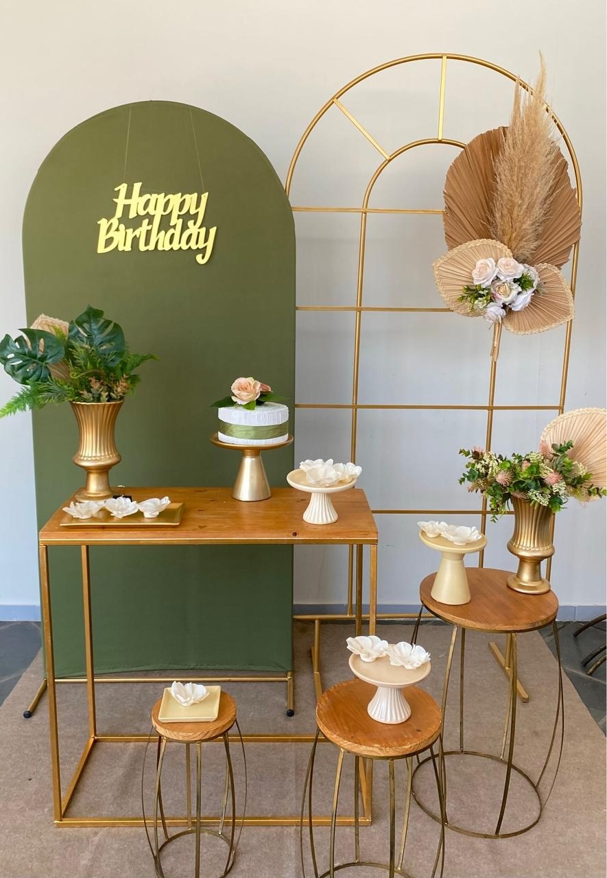 Kit Adulto Mini Party Premium Painel Janela, Romano Com Arranjo - Loja Lepetit Locação