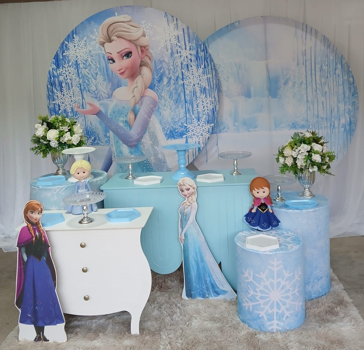Kit Frozen 3 * Mini Branca  * Mesa Nuvem  - Nicolle milde