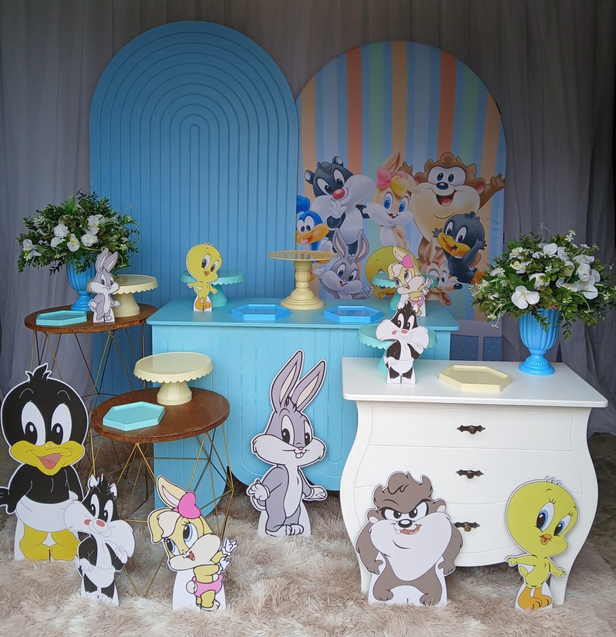 Kit Looney Tunnes  * Mesa Arramada  - Nicolle milde