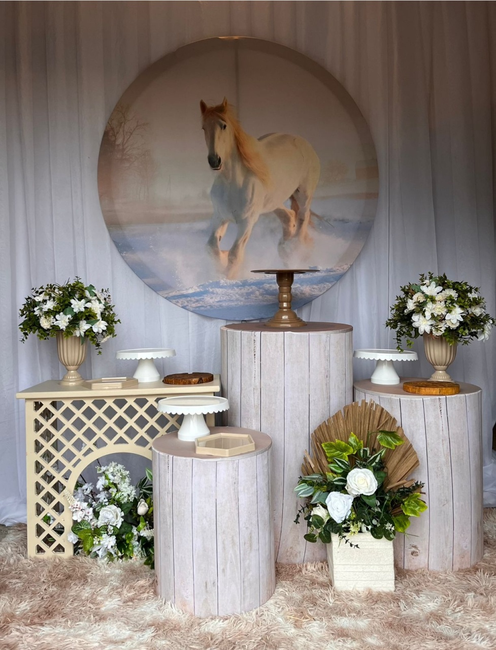 Kit Cavalo Branco + Treliça - Nicolle milde