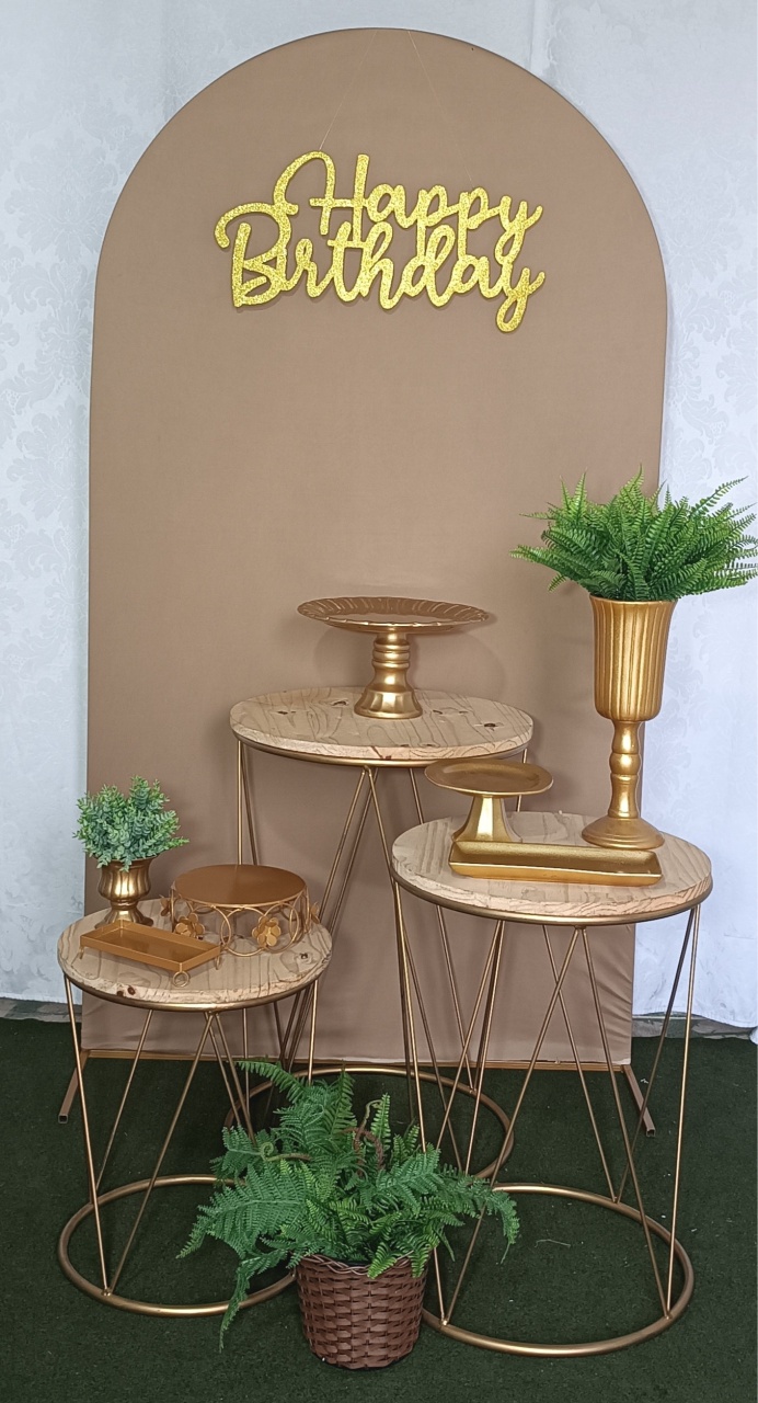 Kit Ouro Mesa Triângulo  - FERNANDO FESTAS E EVENTOS
