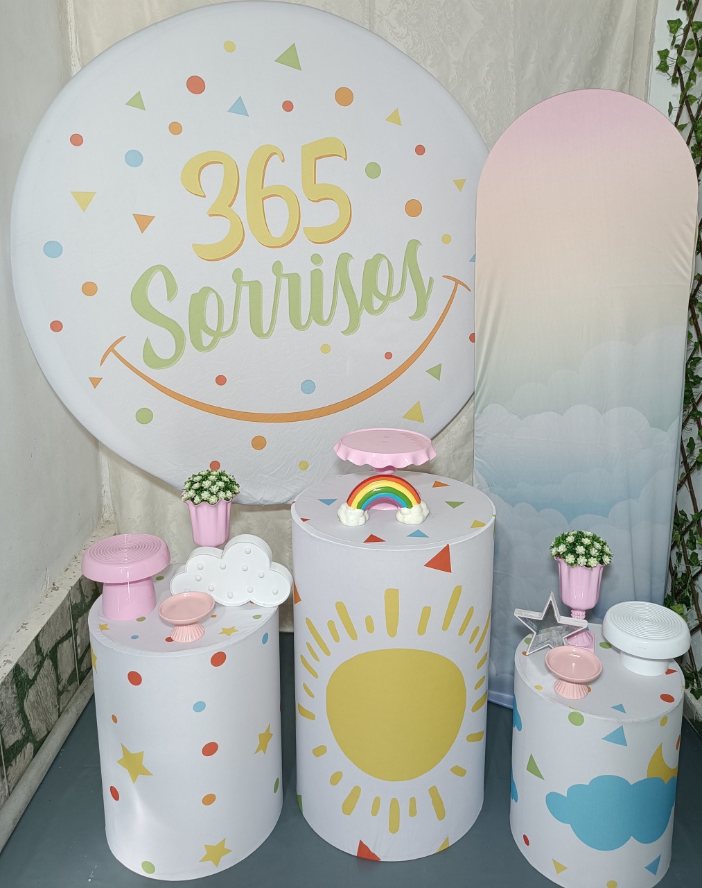 Kit 365 Sorriso Rosa C/Painel Lateral (02) - FERNANDO FESTAS E EVENTOS