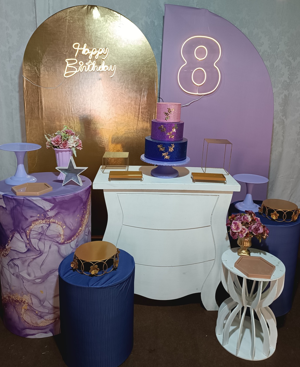 Decoração Dourado E Lilás (03) - FERNANDO FESTAS E EVENTOS