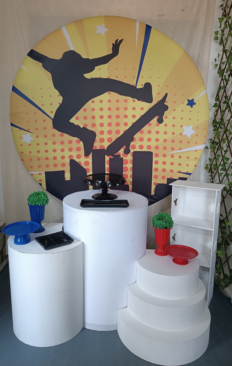 Kit Skate Com Mesas Brancas E Armarinho (04) - FERNANDO FESTAS E EVENTOS