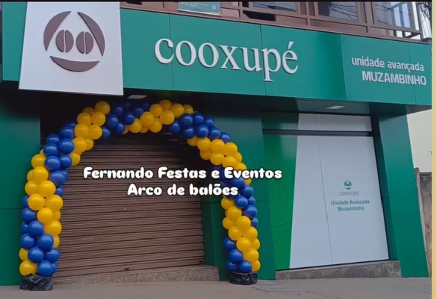 Arco de Balões Cooxupé 01 - FERNANDO FESTAS E EVENTOS