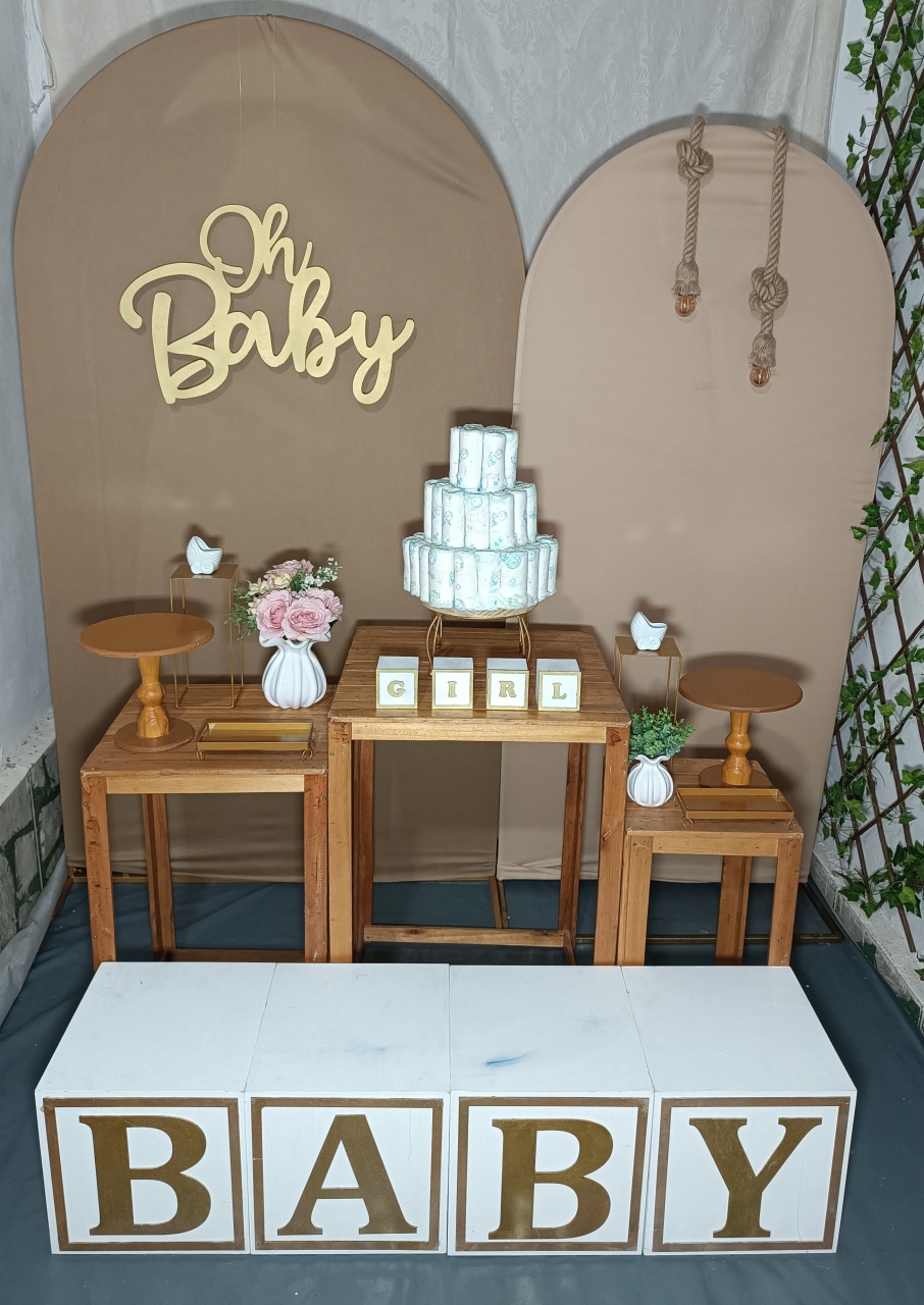 Kit Oh Baby Marrom Escuro Marrom Claro Com Mesa de Madeira Quadrada (01) - FERNANDO FESTAS E EVENTOS